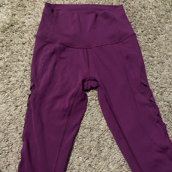Super cute purple Lululemon’s size 4 - Picture 2 of 2